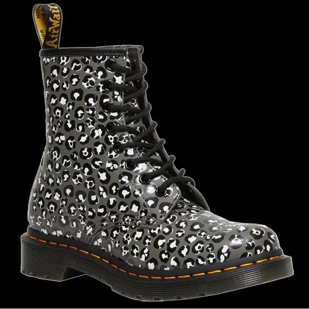 Dr Martens Cheetah Print, women‎ size 5